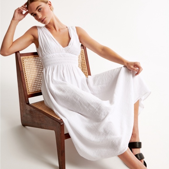 Abercrombie & Fitch Crinkle Textured Smocked Waist Maxi Dress XSP - Picture 2 of 11